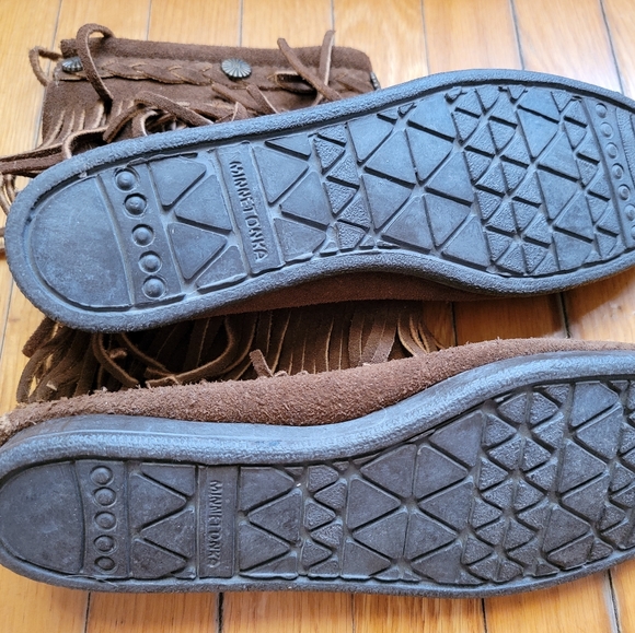 Minnetonka Moccasin - Picture 5 of 6